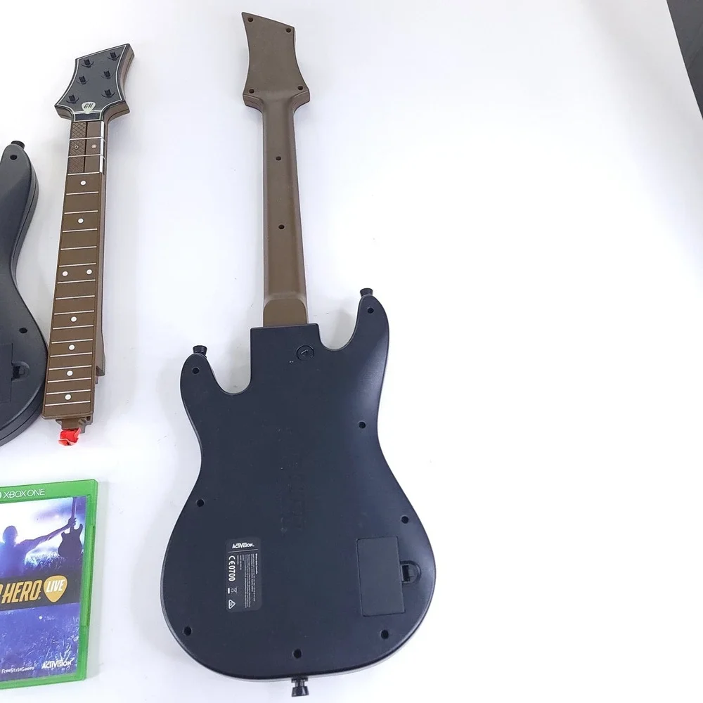 Xbox One Guitar Hero Live Supreme Party Edition - 2 Guitars plus Game No Dongles